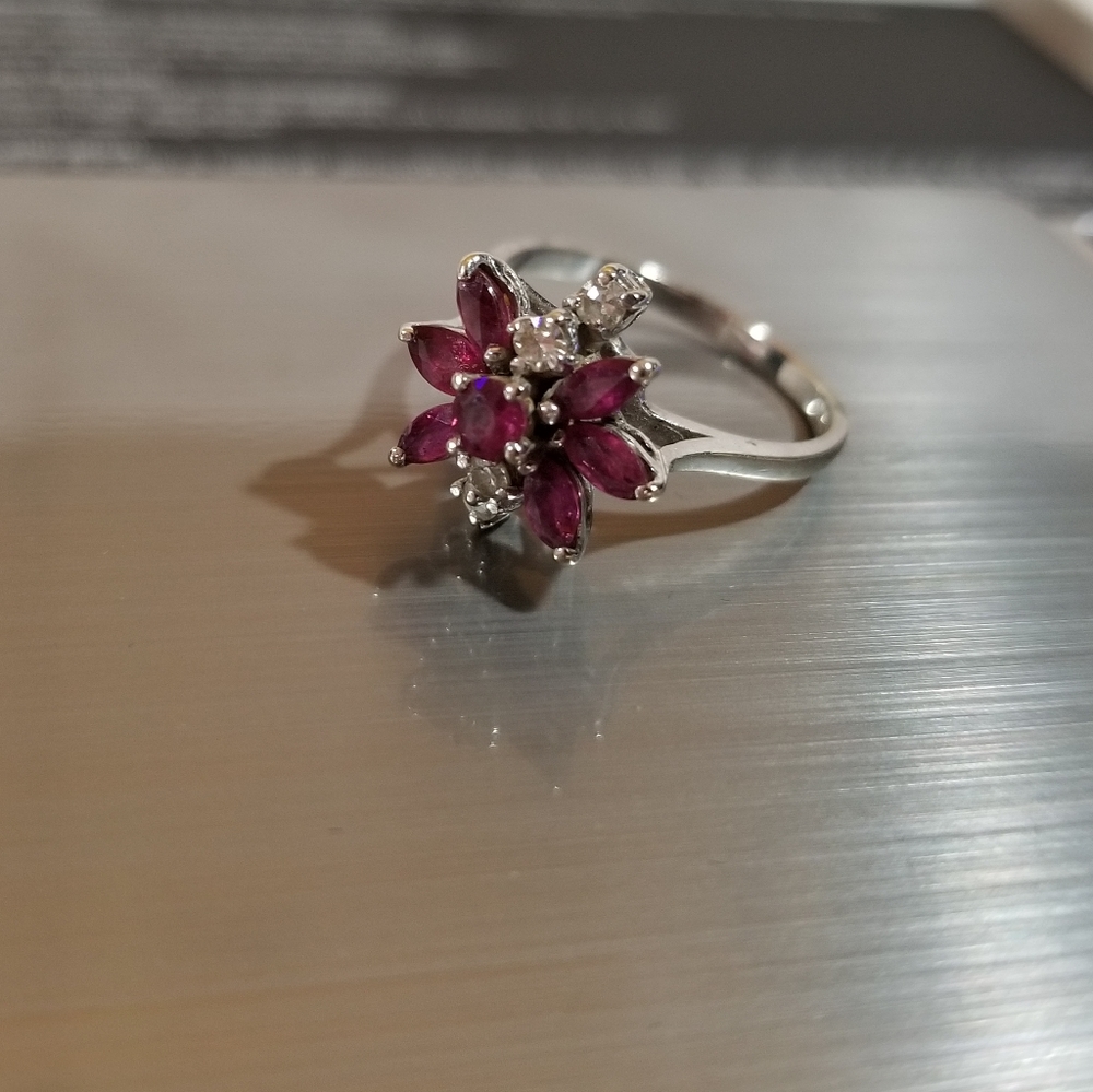 Vintage Famor 14K White Gold Ruby and Diamond Flower Ring, Size 6 - Picture 5 of 10